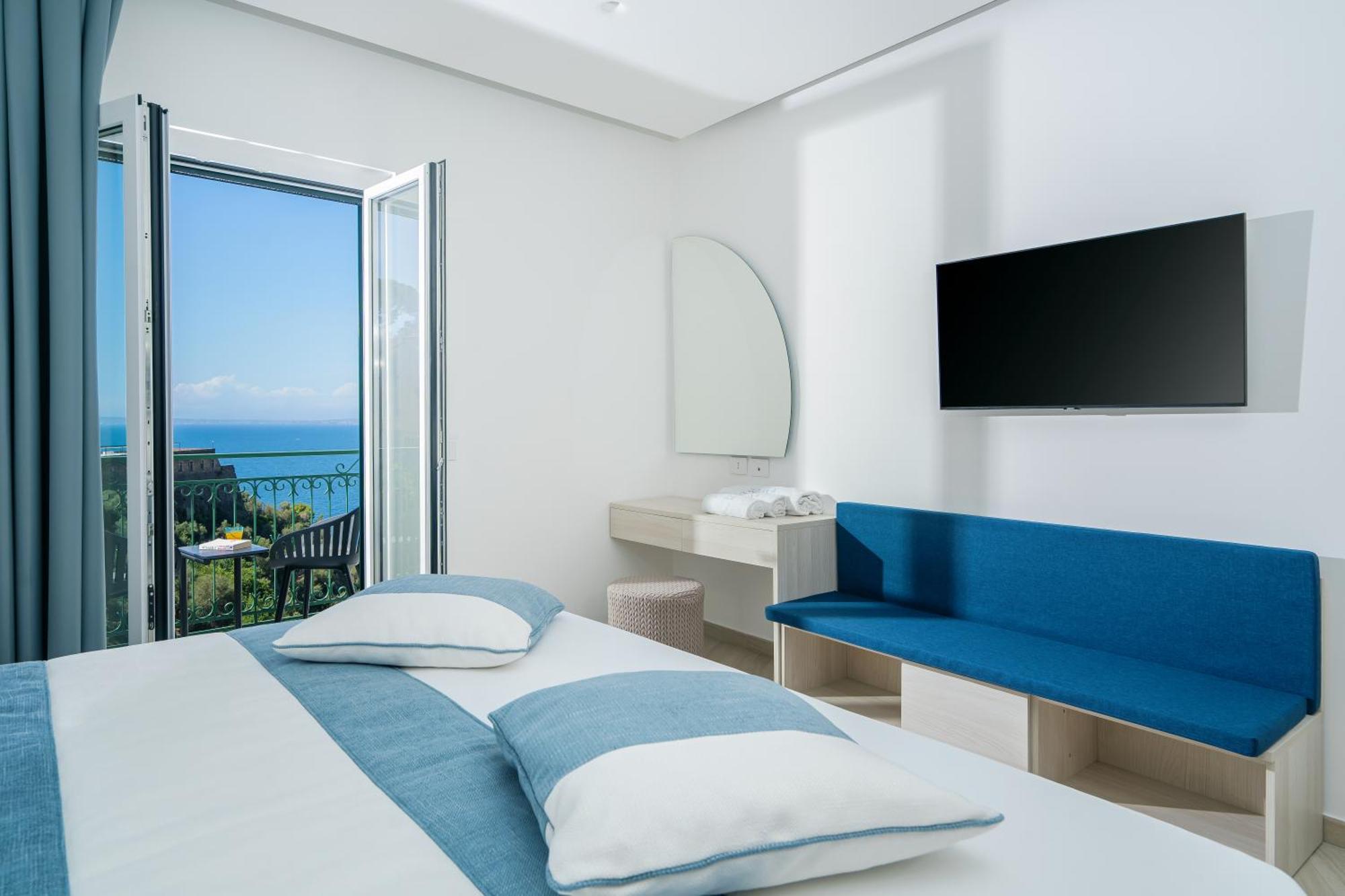 Sea View Deluxe Apartments Vico Equense Exteriér fotografie