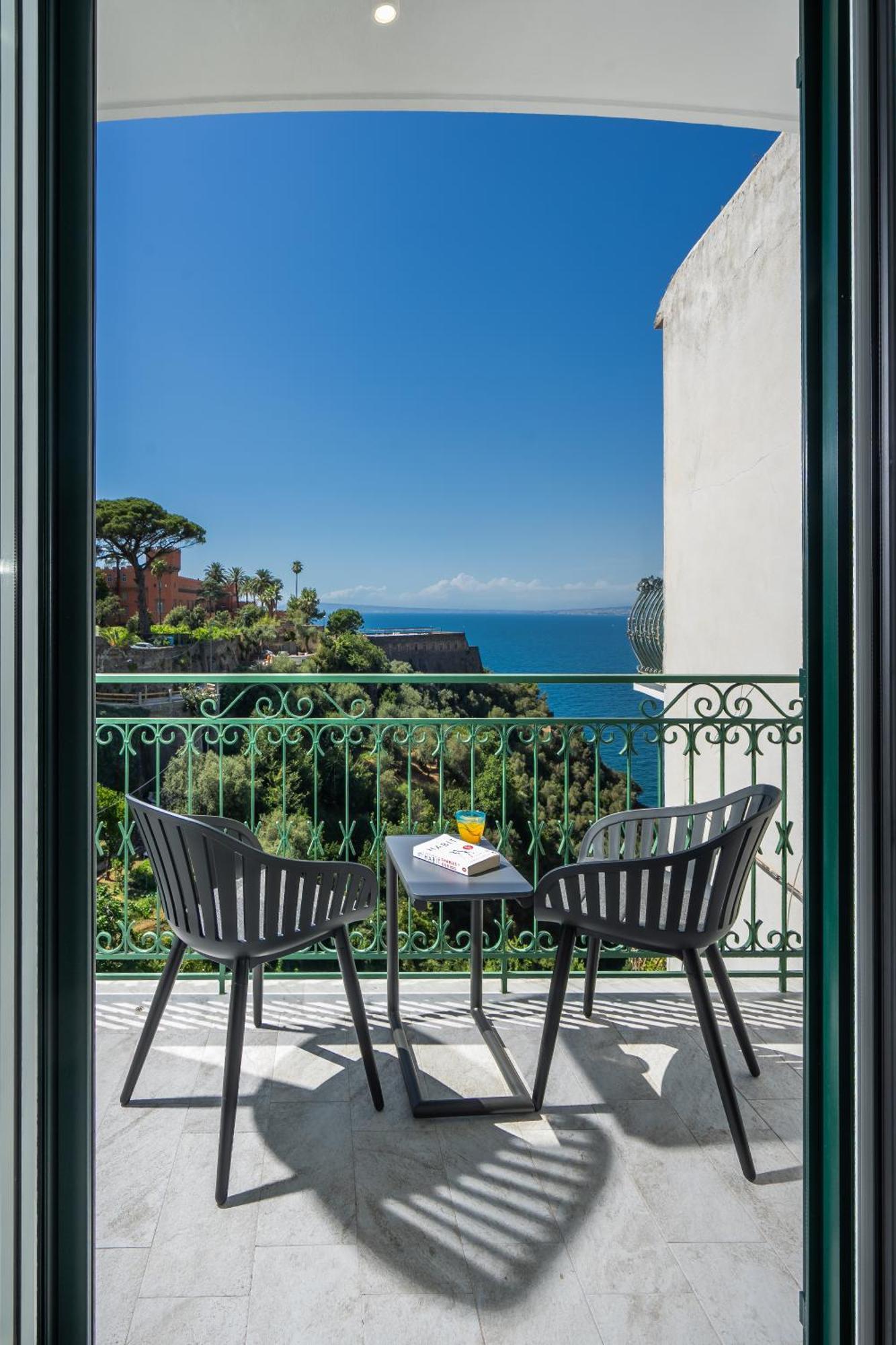 Sea View Deluxe Apartments Vico Equense Exteriér fotografie