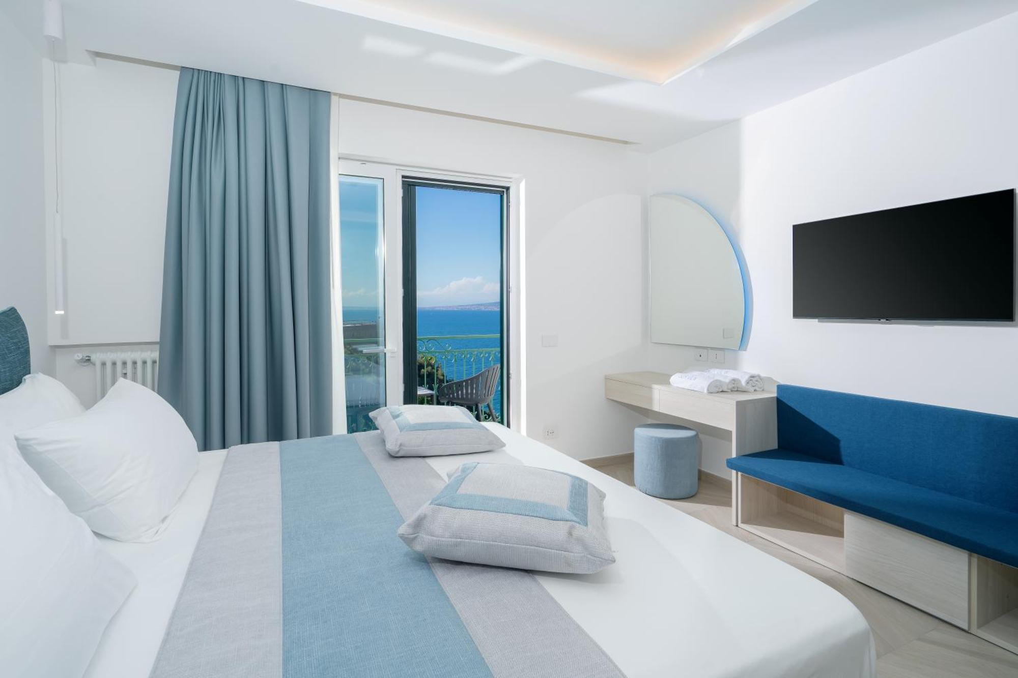 Sea View Deluxe Apartments Vico Equense Exteriér fotografie